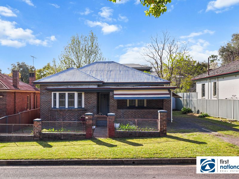 90 Bourke Street, Tamworth