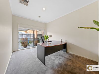 14 Meribel Way, Lynbrook