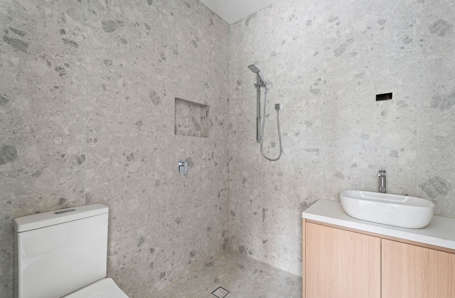 2 / 7-9 Barter Crescent, Forest Hill