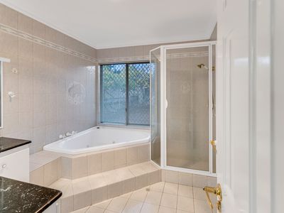 7 Clubb Court, Winthrop