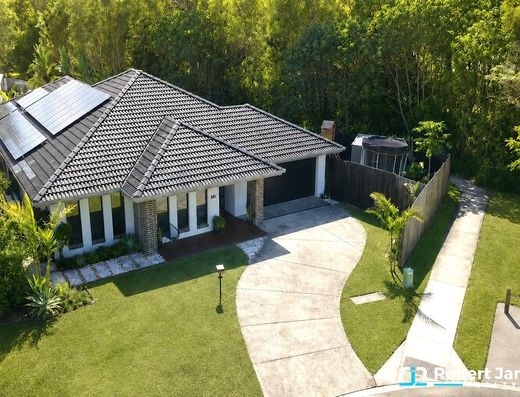 Modern Family Living in Prime Location image 18
