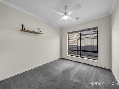 10 Caro Way, Fraser Rise