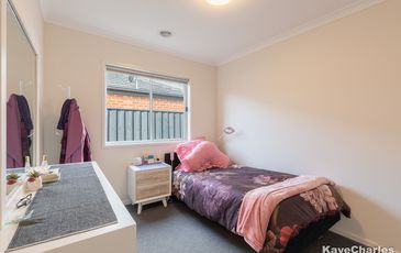 5 Leeson Street, Officer South