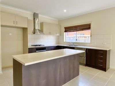 19 Nantha Way, Brookfield