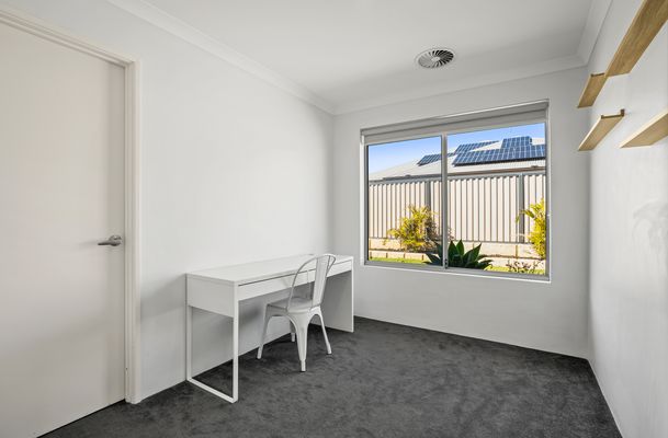 19 Calamocha Way, Piara Waters