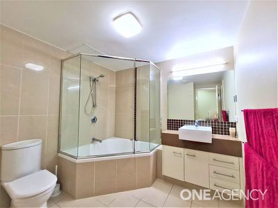 305 / 350 Esplanade, Scarness