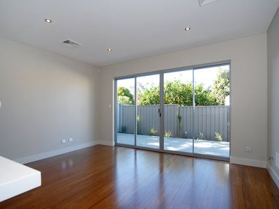 5/4 Rotherfield Rd, Westminster