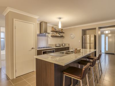 6 Columbia Crescent, Alkimos