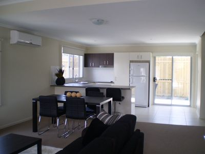 12 / 1 Collins Lane, Kin Kora