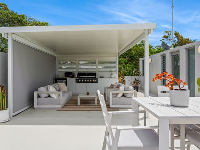 3 / 8 Leo Crescent, Alexandra Headland