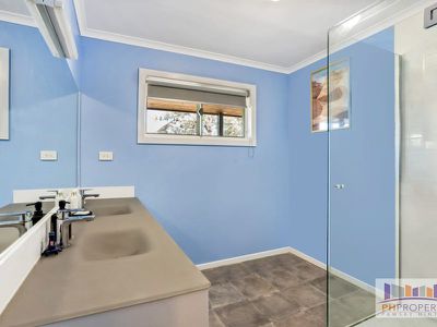 12 Muir Street, Kangaroo Flat