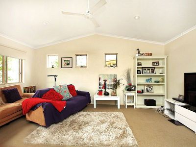 2 / 2 Sunseeker Place, Noosaville