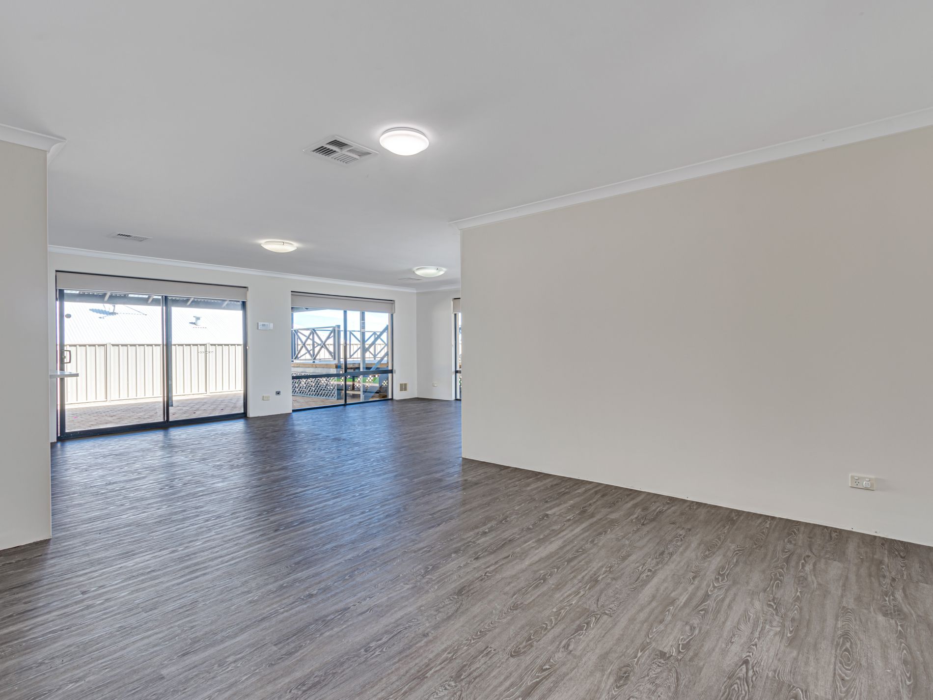 4 Trumpeter Parade, Yanchep