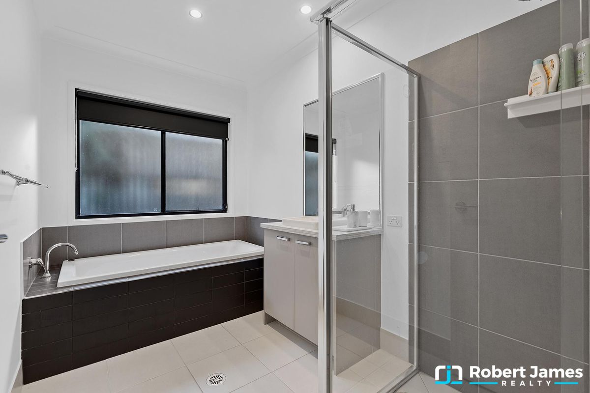 18 Spinnaker Street, Tewantin