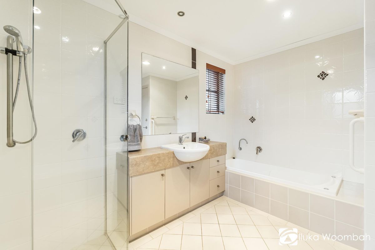2 / 38 Marandowie Drive, Iluka