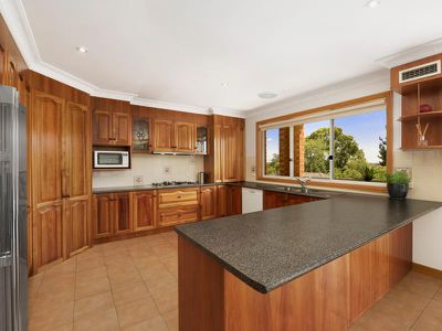 3 Moona Street, Burwood East