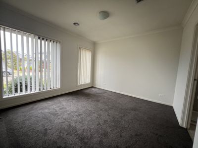 15 Dusty Drive, Point Cook