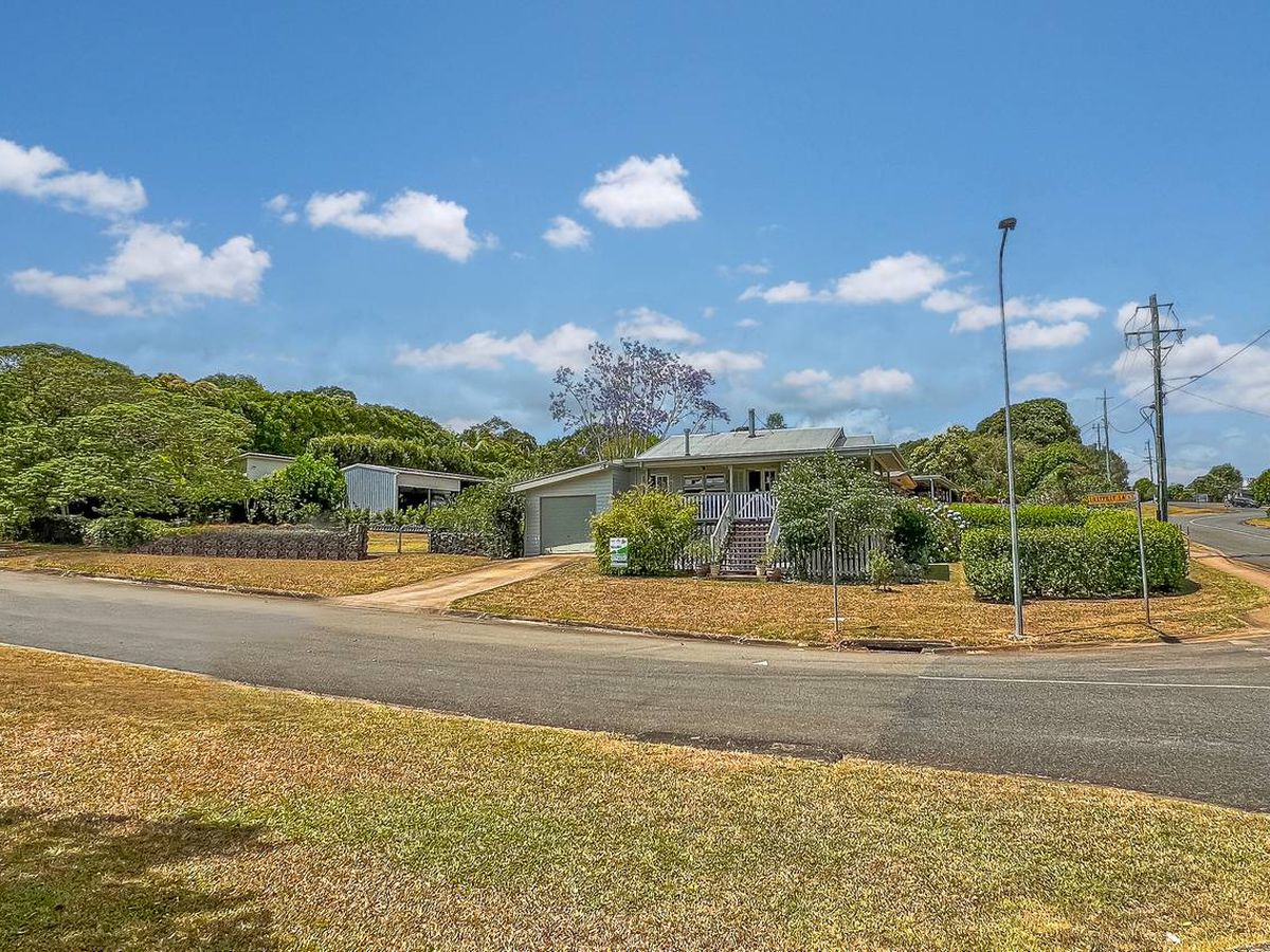 10 Barrine Road, Yungaburra