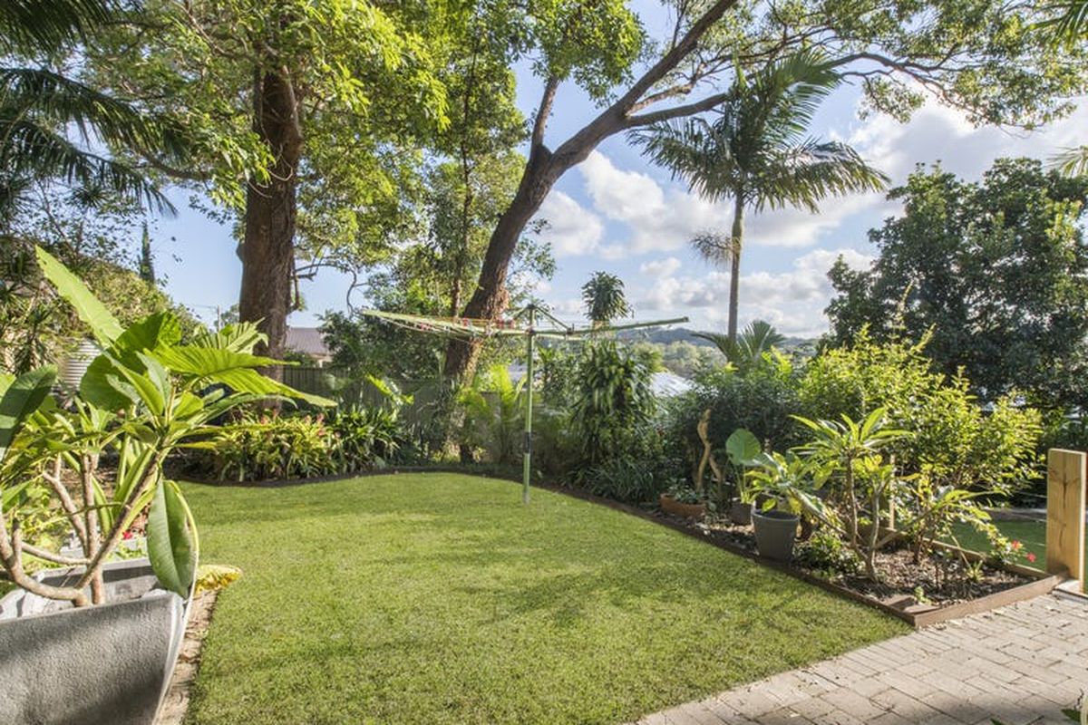 2 / 72 Old Gosford Road, Wamberal