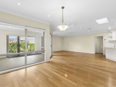 8 Dione Mews, Wandana Heights