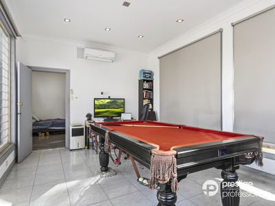 24 Governor Macquarie Drive, Chipping Norton