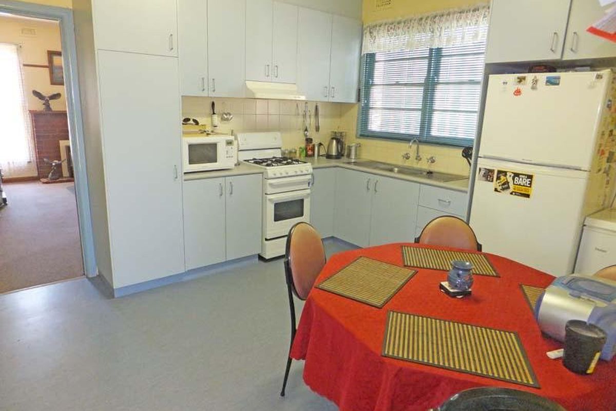 7 Day Street, Tongala