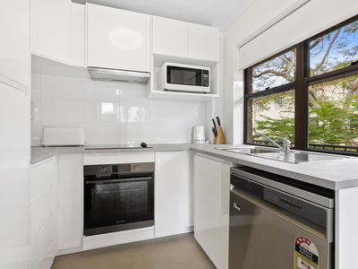 7 / 22 Carr Street, St Lucia