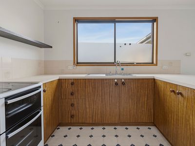 8 / 11 Cadbury Road, Claremont