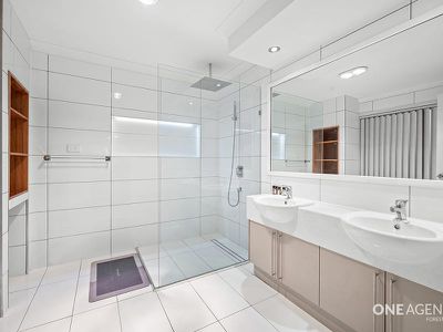 1 Wildflower Dr, Springfield Lakes