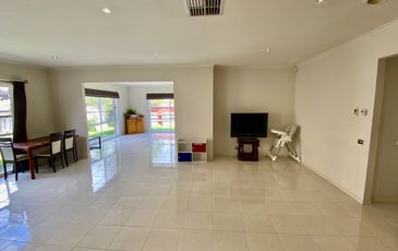 13 SIGVARD BOULEVARD, Hallam
