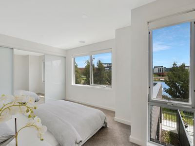 20 / 10 Ellison Harvie Close, Greenway