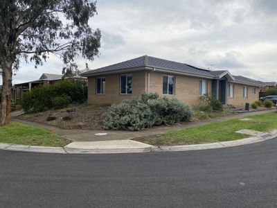 2 Fortescue Boulevard, Wyndham Vale