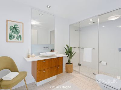2205 / 2 Ephraim Island, Paradise Point