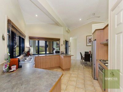24 La Trobe Close, Douglas