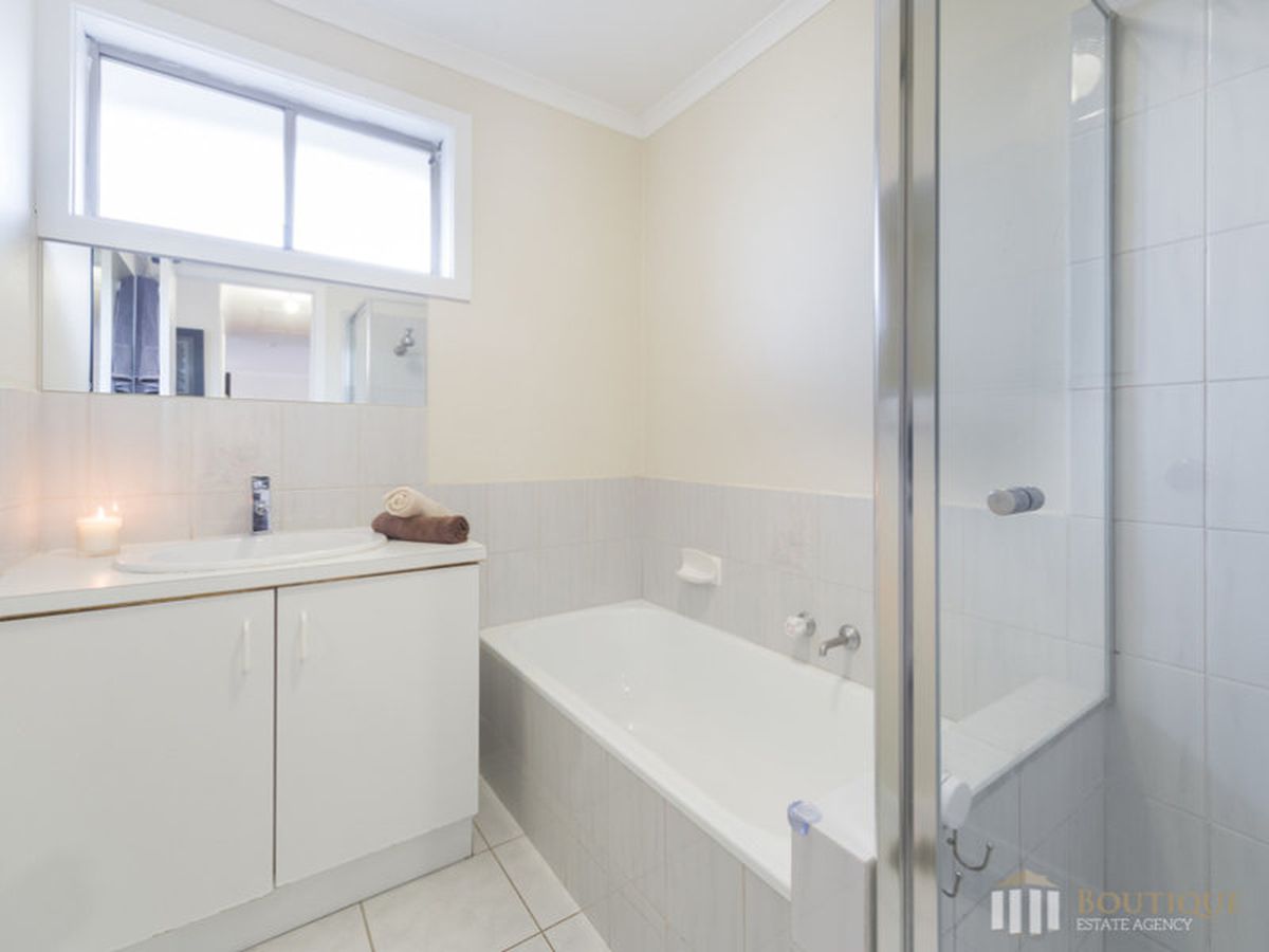 2 / 11 LAMBERT COURT, Endeavour Hills