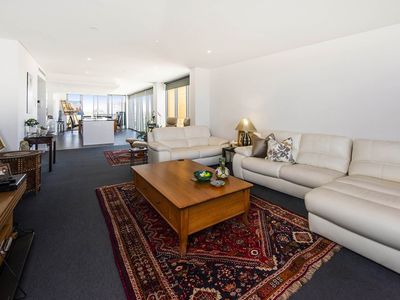 608 / 96 Bow River, Burswood