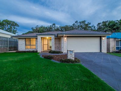 12 Cliff Close, Wakerley