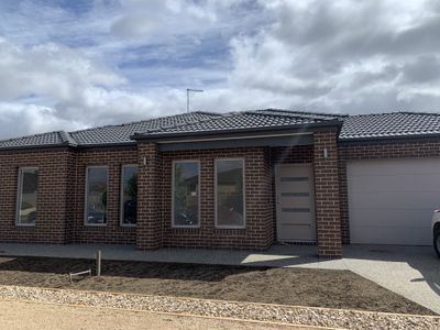 9 Clement Way, Melton South
