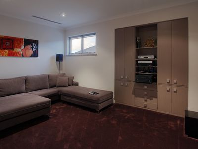 11 Derril Avenue, Dianella
