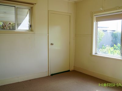 12 Railway Avenue, Horsham