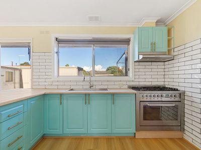 18 Picton Court, Sale