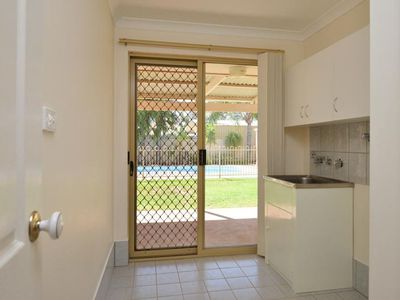 4 Heston Court, Somerville