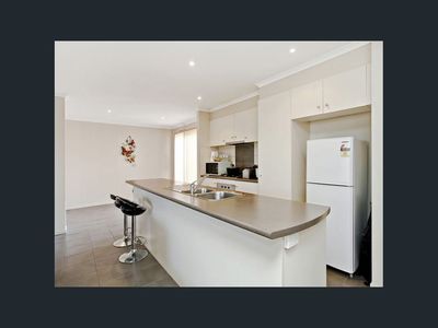 25 Giselle Grove, Tarneit