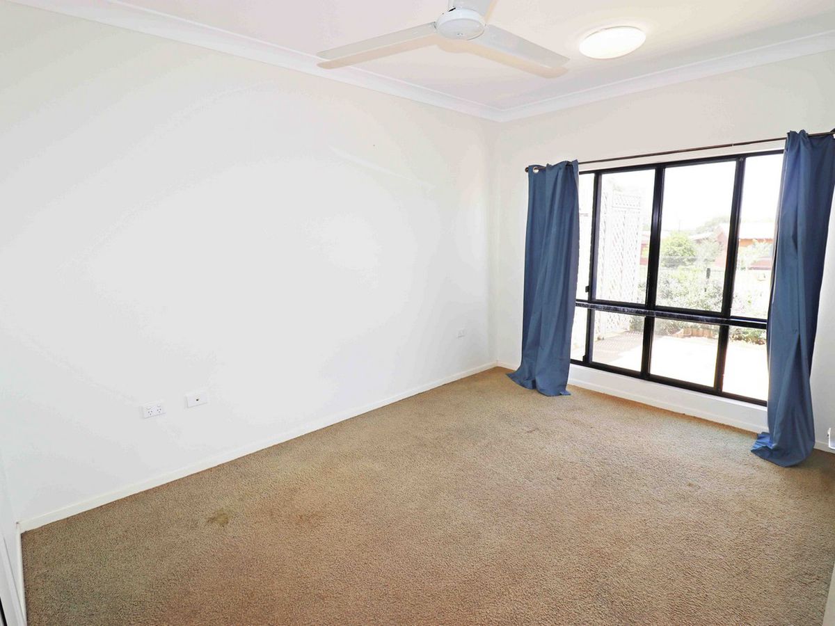 16 / 33 - 35 TOWER AVENUE, Atherton