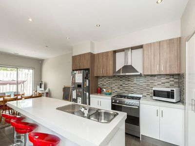 1 / 63 Waratah Street, Geelong West