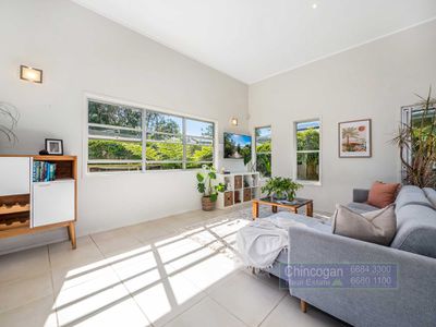 2 / 1 Boondoon Crescent, Ocean Shores