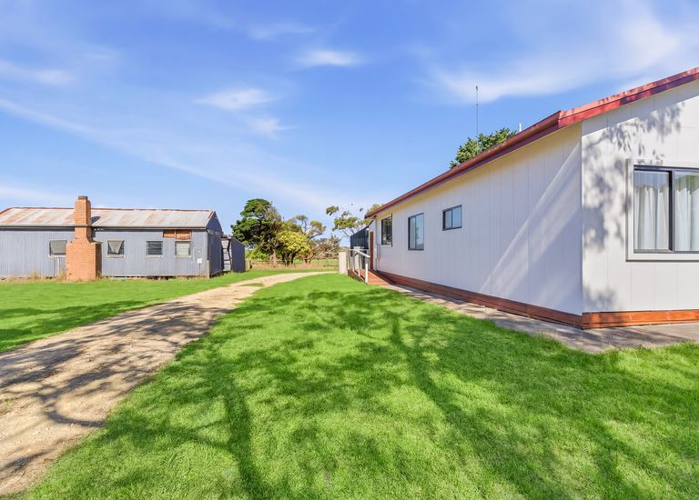 138 Oakleys Road, Portland