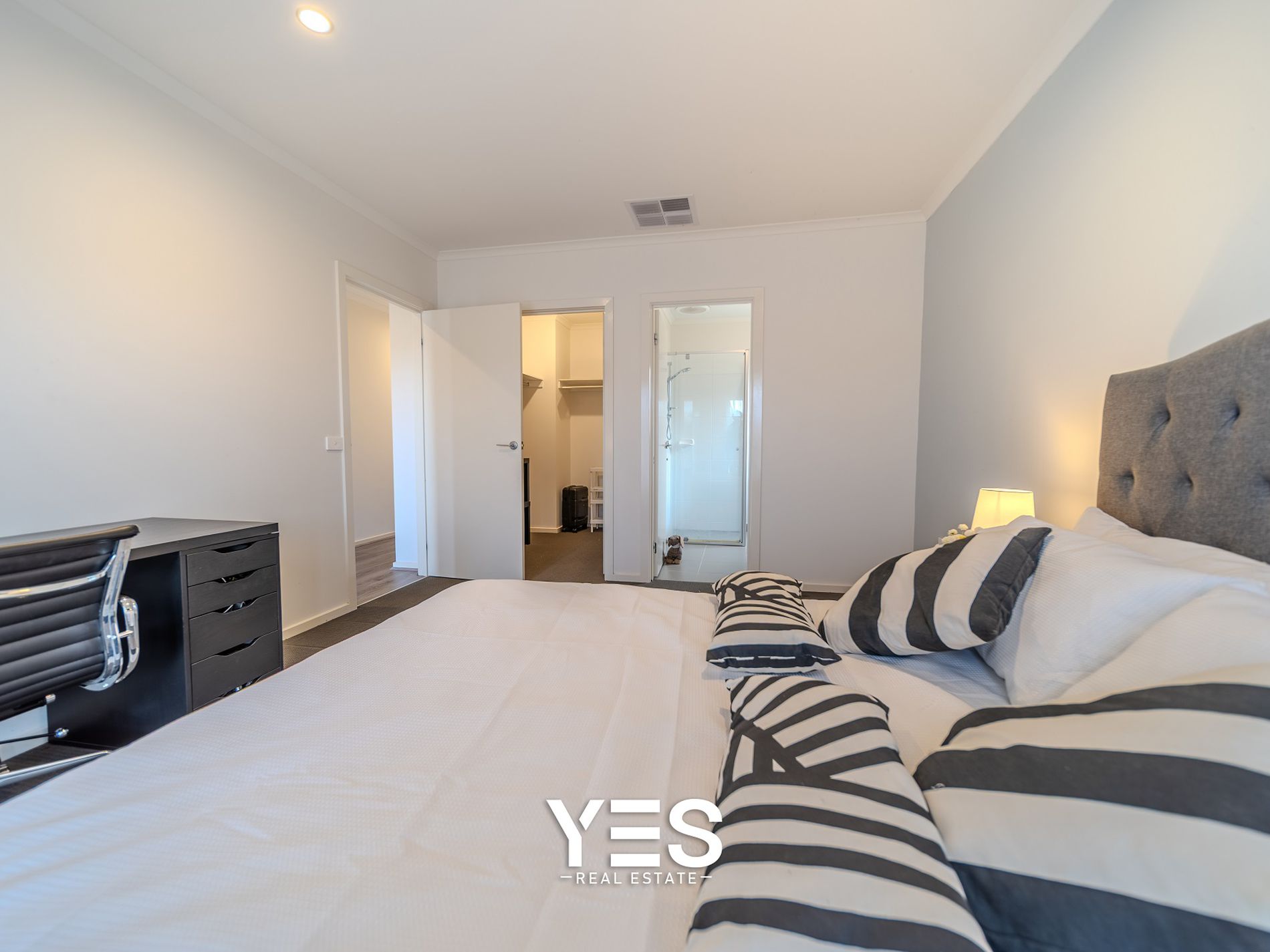 27 Langshan Road, Clyde North