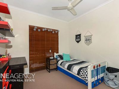 45 Hinchinbrook Cct, Forest Lake