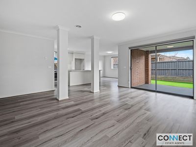 33 Burford Way, Cranbourne North